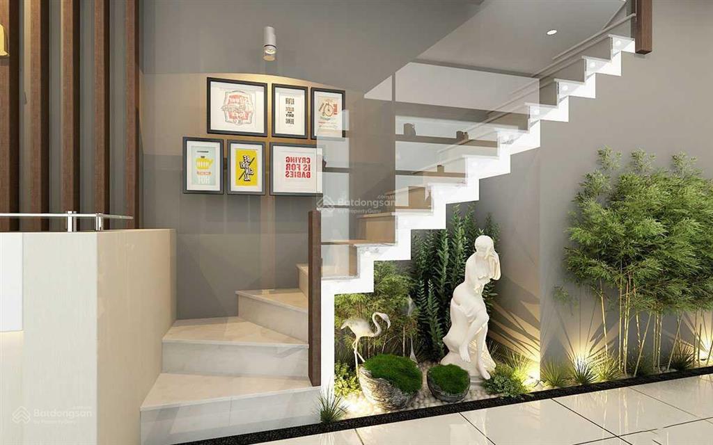 Cho thuê nhà mặt tiền đường tú xương, phường 6, quận 3. dt 10x27m. 2 lầu. dtsd 540m2