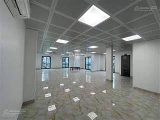 Cho thuê văn phòng mặt phố, tầng 2,3, 4, sàn 100m2, đào tấn, bưởi, võ chí công, thang máy, 10tr/th