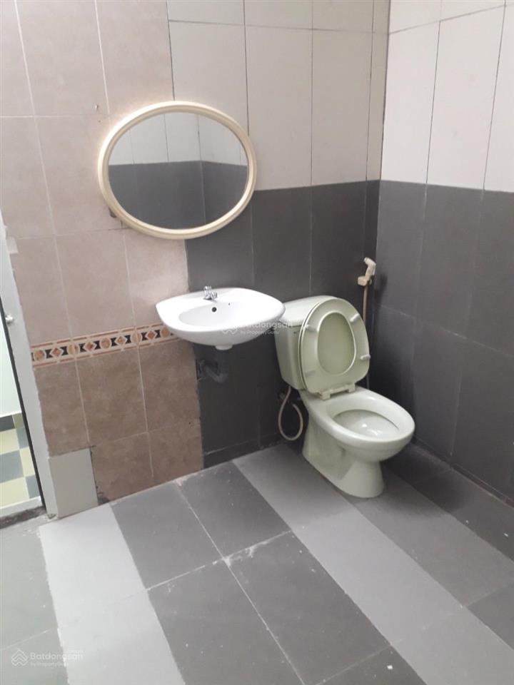 Cho thuê nhà mặt tiền tạ quang bửu, p. 5, q. 8, tp. hcm. (gần cafe viva stra)