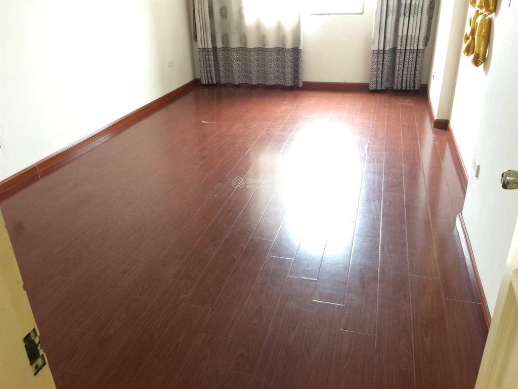 Cho thuê căn hộ 17t, 3 phòng ngủ, đồ cơ bản, giá chỉ 17 triệu/tháng,  0911 121 ***