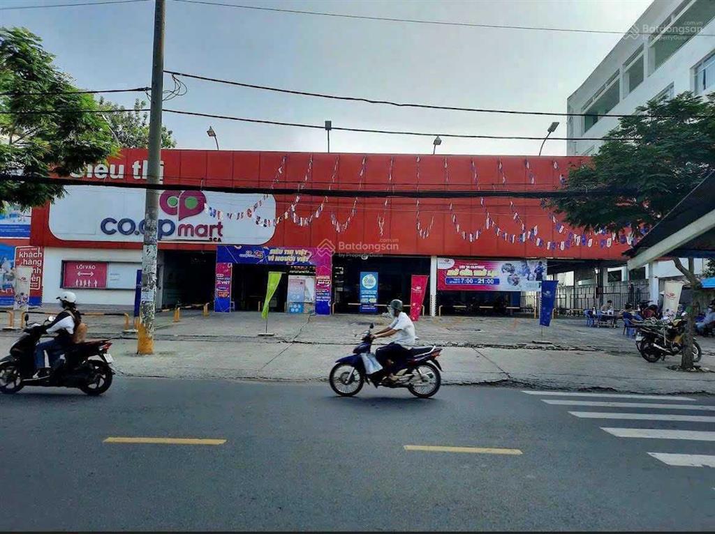 Cho thuê nhà mặt tiền lê thánh tôn, phường bến nghé, quận 1. dt 15x30m, 1 trệt 2 lầu