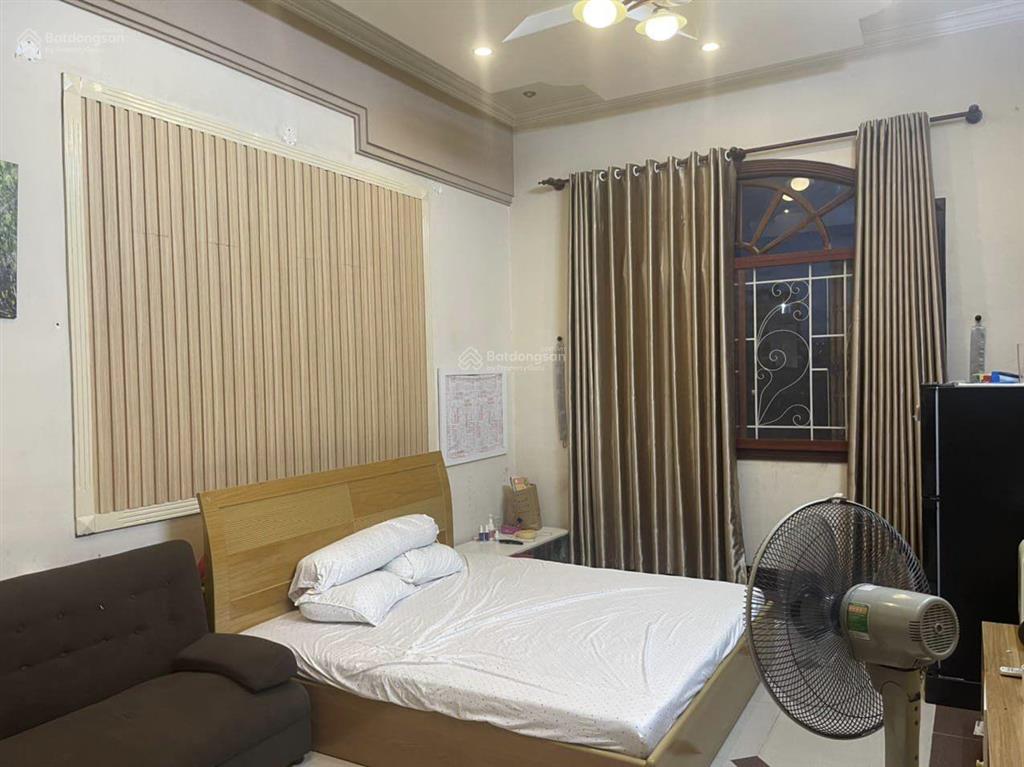 Nhà đường số tân quy, quận 7, dt 5.5x15m, lộ lớn, ô tô ngủ trong nhà, 7 tỷ