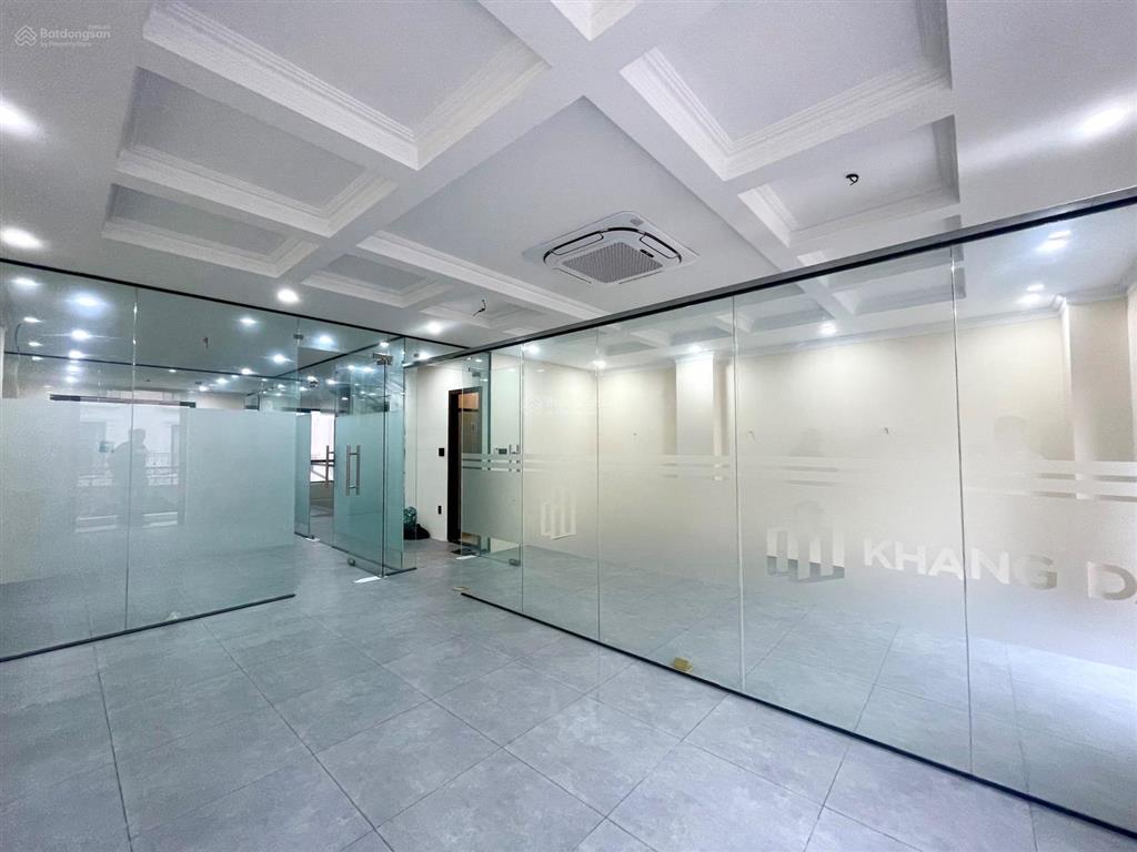 Văn phòng tầng 2 vạn phúc city, 7x22m sẵn vách kính, máy lạnh, hầm để xe giá 14 triệu/tháng