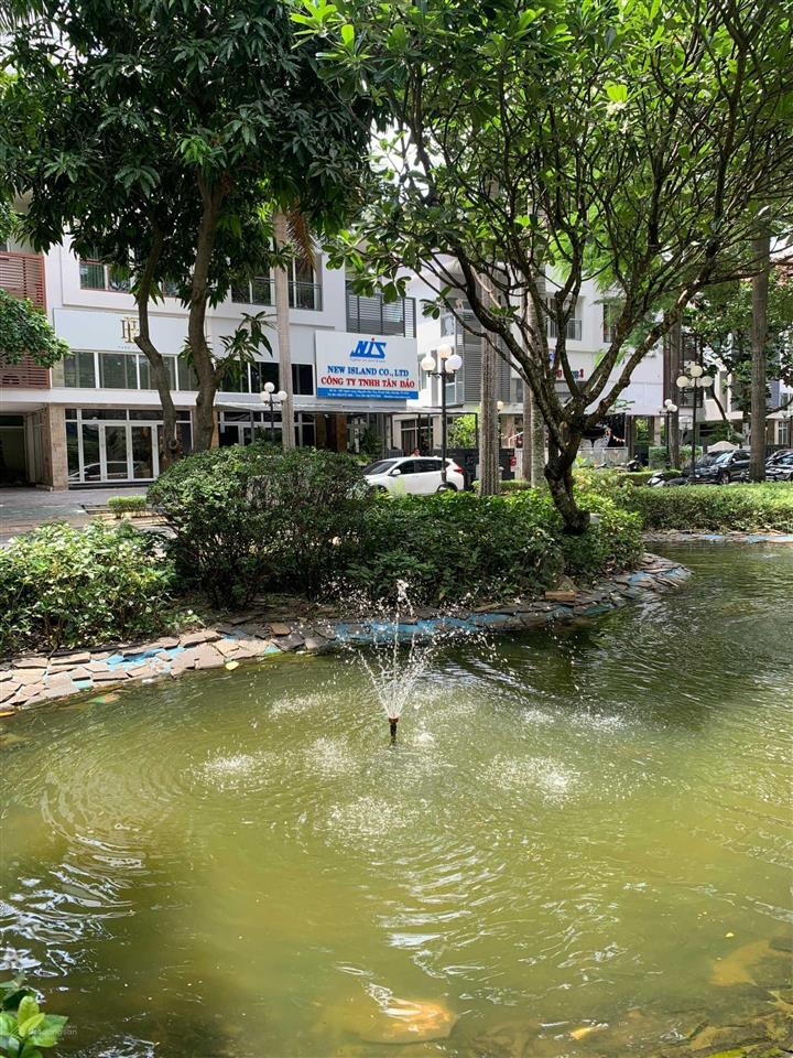 Bán gấp biệt thự ngân long, liền kề quận 7, dt 10 x 21m (sổ hồng) giá 27 tỷ 500tr,  0909 904 ***