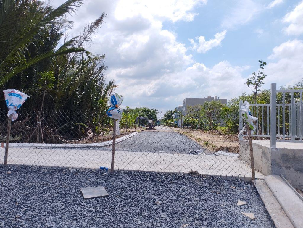 Cần bán nền mới diện tích 340m2, tặng bản vẽ nhà KDC Đông dương, Bưng Ông Thoàn, Quận 9