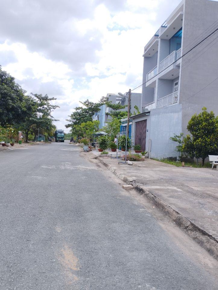 Cần bán nền mới diện tích 340m2, tặng bản vẽ nhà KDC Đông dương, Bưng Ông Thoàn, Quận 9