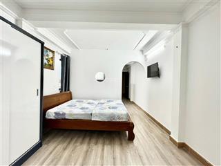 Phòng studio tách bếp rộng 40m2, full nội thất, thang máy hầm xe bảo vệ 24/24