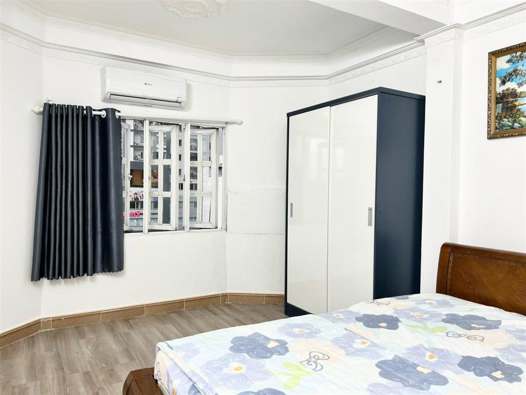 Phòng studio tách bếp rộng 40m2, full nội thất, thang máy hầm xe bảo vệ 24/24