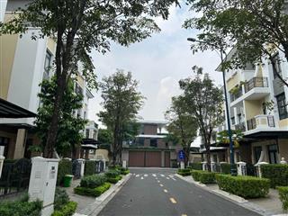 Em Linh chuyên Giỏ hàng 50  căn nhà phố biệt thự Verosa Park Khang Điền giá rất tốt.