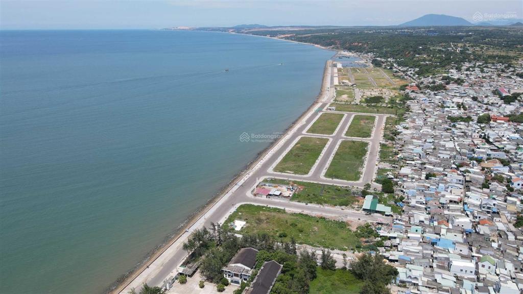 Bán gấp lô c mặt tiền biển  dự án vietpearl city. trung tâm tp phan thiết. giá bán cực ngộp