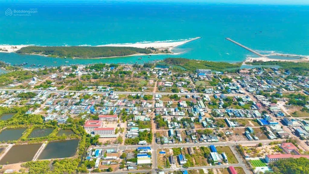 Bán đất ven biển lộc an, mặt tiền đường nhựa cách chợ lộc an 300m. dt 200m2 (10x20) full thổ cư