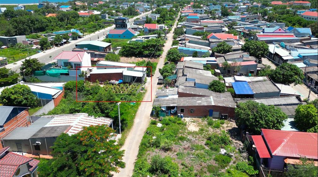 Bán đất ven biển lộc an, mặt tiền đường nhựa cách chợ lộc an 300m. dt 200m2 (10x20) full thổ cư