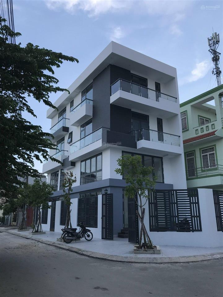Cho thuê nhà nguyên căn khu dân cư cao cấp ven sông. 0932 011 ***