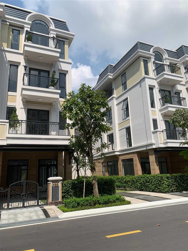 Chính chủ bán phố the classia khang điền 7m. nhà thô. bên hông có 2m sân vườn. căn 02 mặt tiền