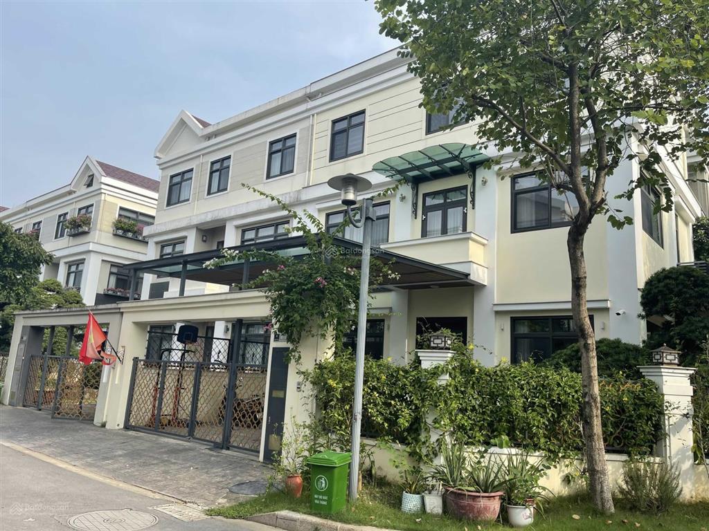 Bán biệt thự song lập căn đẹp, hướng mát, đầy đủ nội thất cao cấp, giá thương lượng rẻ nhất khu