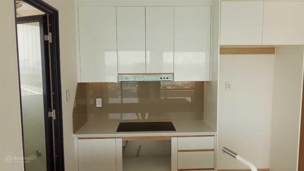 Cho thuê gấp new city 3pn 2wc dt 102m2, nội thất cơ bản giá 20.000.000 view sông,  0908 833 ***
