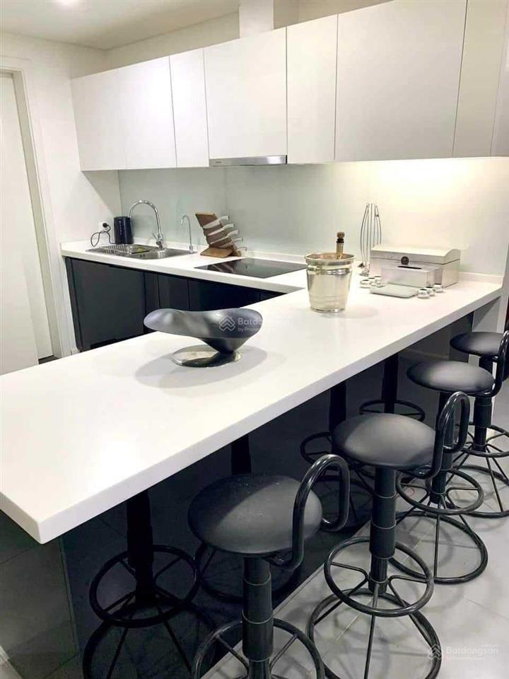 Bán căn hộ cao cấp watermark, 101 m2, 2pn, full đồ, tầng cao, view trực diện hồ tây, giá 14.6 tỷ