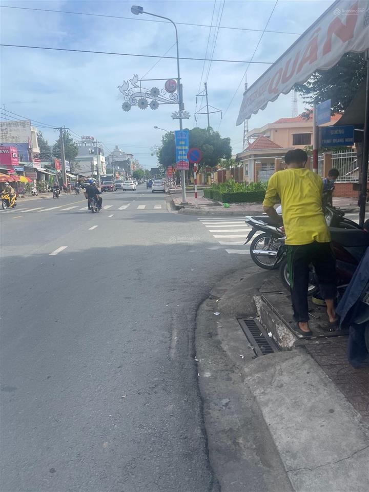 Bán nhà mặt tiền hùng vương đối diện ub tp tân an 0909 480 ***