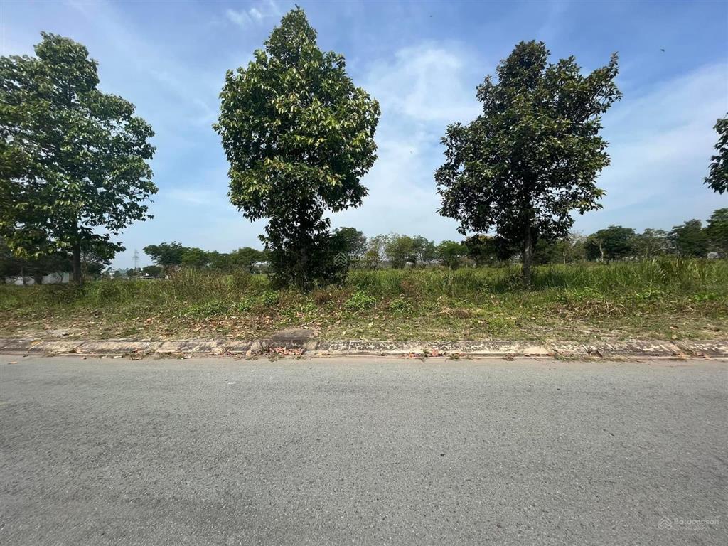 Bán đất đường số 8 green city đường 50m đối diện aeonmall tân an 0909 480 ***