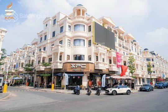Bán nhanh căn nhà phố có hầm hoàn thiện đẹp, có thang máy, giá chỉ 20 tỷ khu cityland park hill