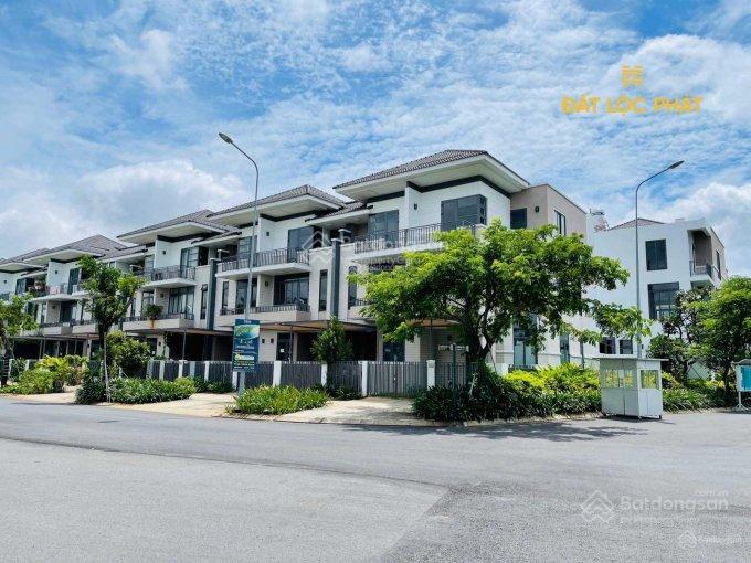 Tôi cần bán gấp nhà phố kdc lavila, biệt thự ven sông, giá 11 tỷ 900tr,  0909 904 ***.