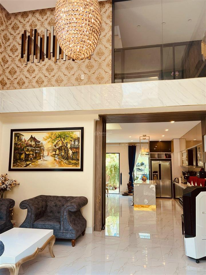 Gia đình cần bán gấp biệt thự dragon parc nhà bè (dt 8x21m=168m2) giá 18 tỷ 800tr,  0909 904 ***
