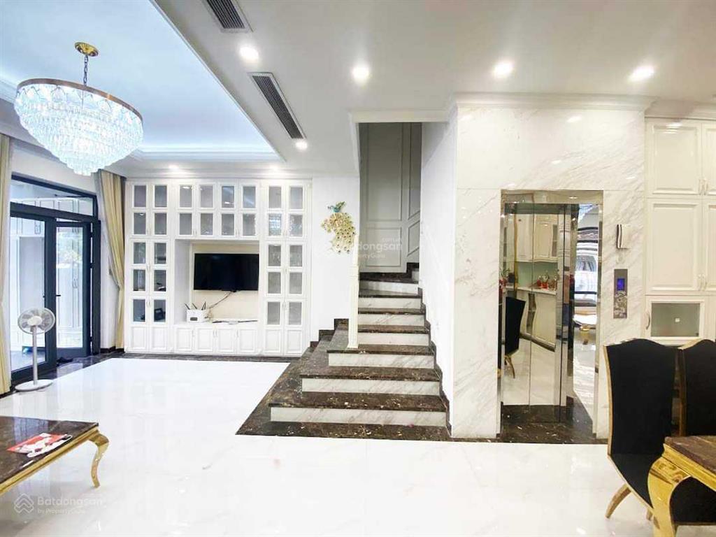 Nhà 3 tầng khu compound phố đông. dt 120m2, giá 20  22 triệu/tháng.  0902 746 ***