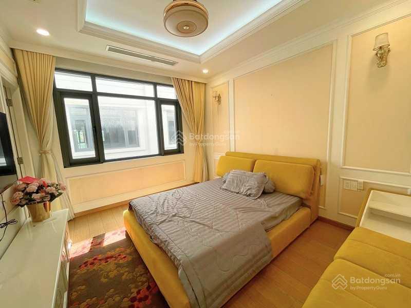 Nhà 3 tầng khu compound phố đông. dt 120m2, giá 20  22 triệu/tháng.  0902 746 ***