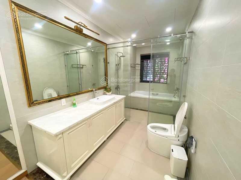 Nhà 3 tầng khu compound phố đông. dt 120m2, giá 20  22 triệu/tháng.  0902 746 ***