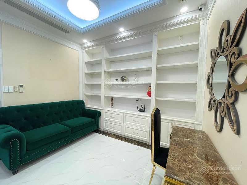 Nhà 3 tầng khu compound phố đông. dt 120m2, giá 20  22 triệu/tháng.  0902 746 ***