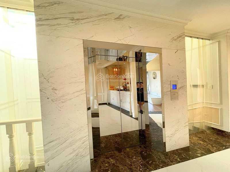 Nhà 3 tầng khu compound phố đông. dt 120m2, giá 20  22 triệu/tháng.  0902 746 ***