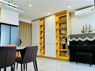 Cho thuê gấp căn hộ midtown phú mỹ hưng 2 pn  full nội thất vip  ô xe hơi. giá thuê 28 tr/th