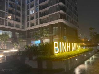 Bán căn 3pn nhận nhà ngay tại long biên. giá 4,5 tỷ/95m2. tầng 23 bao phí tiện ích bể bơi, tttm