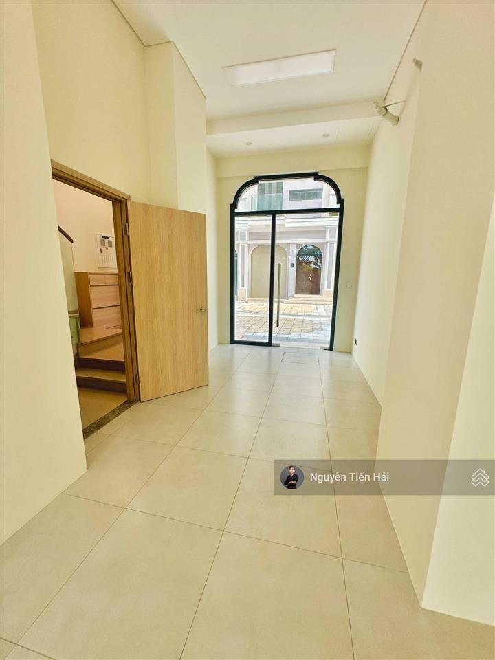 Chính chủ bán căn Shophouse The manor central Park Nguyễn Xiển giá tốt