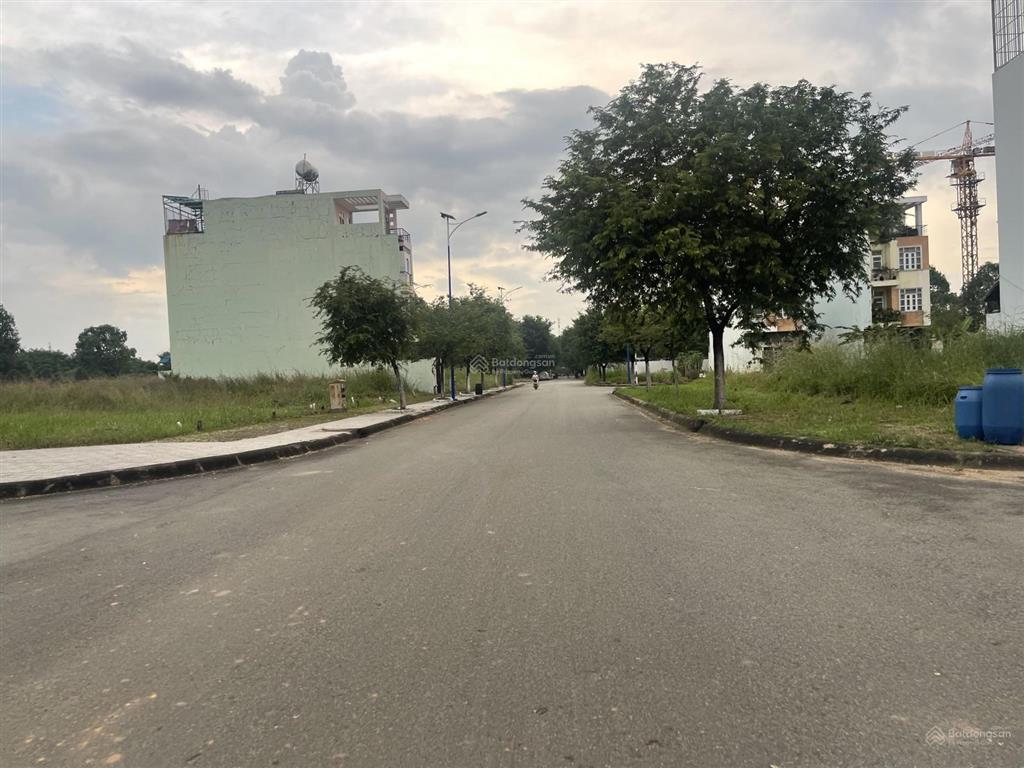 Chủ gửi bán gấp lô mặt tiền đường d5 16m trục chính khu bình nguyên hướng đông nam chỉ 5.5tỷ/100m2