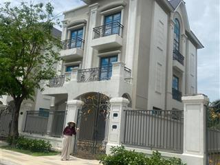 Cần tiền bán nhanh căn biệt thự mặt sông vinhomes grand park, 322m2, giá 40 tỷ