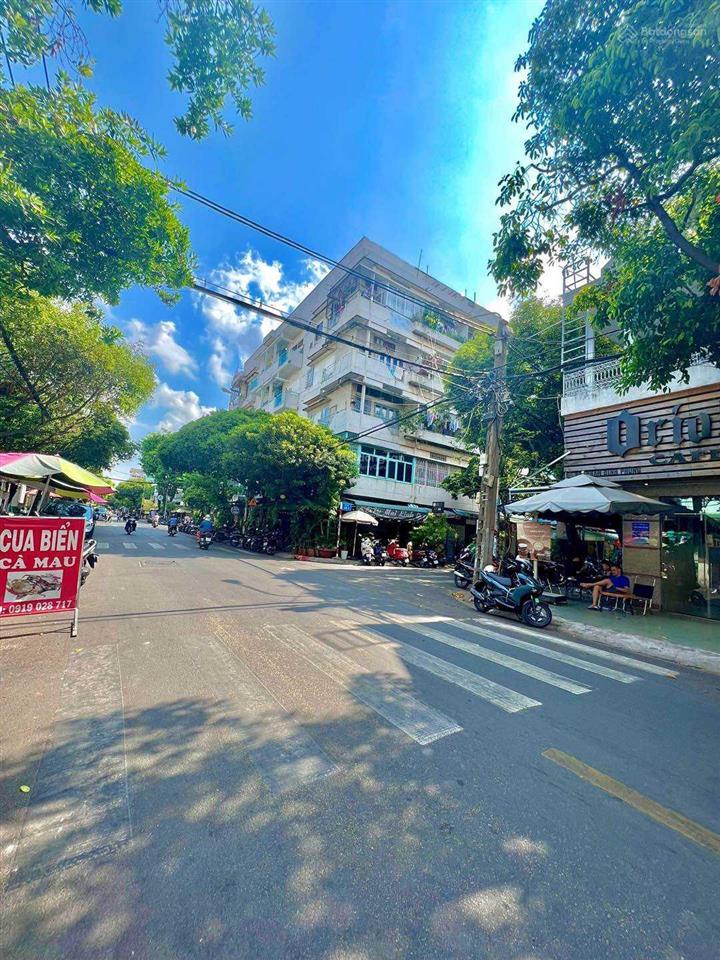 Nhà góc 2 mt đường phan đình phùng, quận tân phú (4x20m đủ lộ giới) cấp 4, đang bán cafe, giá 12 tỷ