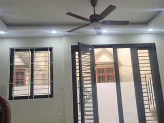 Chủ nhờ bán nhà 38.2m2 5 tầng mới, thượng thanh  lb. ngõ nông 20m ra mặt phố. giá 6 tỷ có bớt