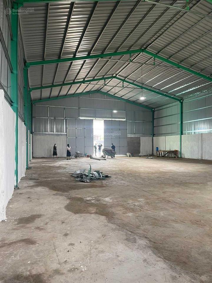 Cho thuê kho 1.000 m2 kế phòng bán vé xe phương trang và xe mỹ duyên