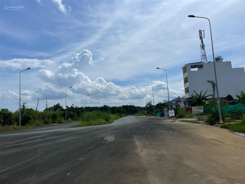 Bán đất kdc 28ha liền kề khu gs metro city.  0939 500 ***