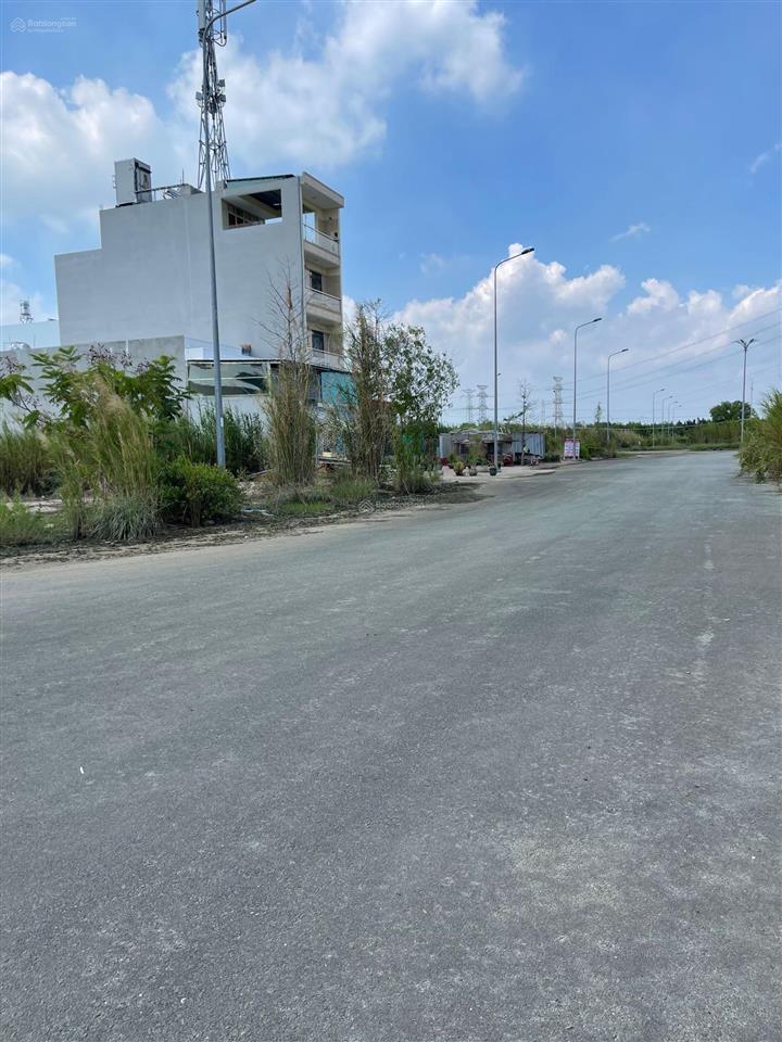 Bán đất kdc 28ha liền kề khu gs metro city.  0939 500 ***