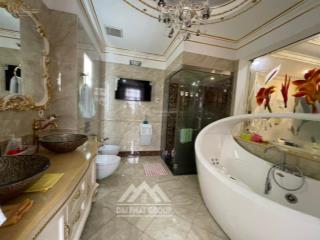 Kẹt tiền cần bán gấp biệt thự vườn chateau phú mỹ hưng, quận 7, giá tốt  0912 183 *** e hiệu