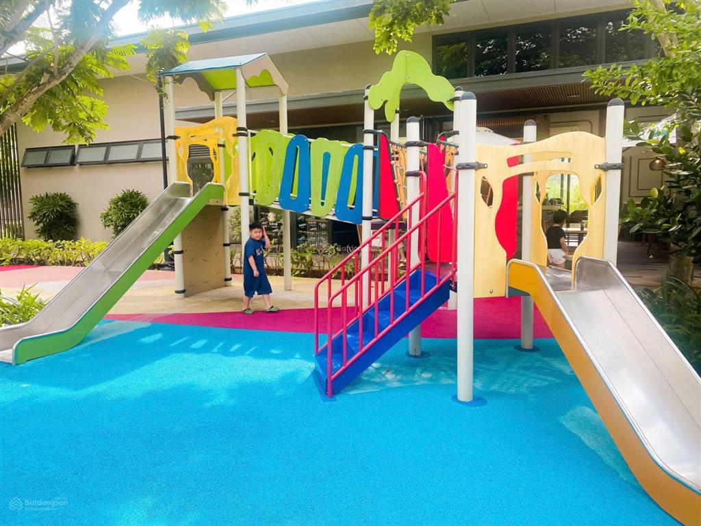 Chuyển nhượng nhà phố 1 trệt 1 lầu, dt 90m2, giá 4.1tỷ (full sổ) vị trí đẹp.  0906 499 ***