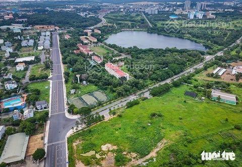 Chủ bán gấp lô biệt thự đẹp 300m2 khu đô thị bình nguyên, xây tự do hướng nam ngay đhqg