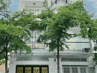Bán nhà đẹp 4 tầng  dt rộng  gần đại học luật và tttm gigamall