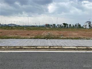 Kqh thuỷ thanh  lô biệt thự 300m2 giá rẻ nhất dự án, view kênh & fpt