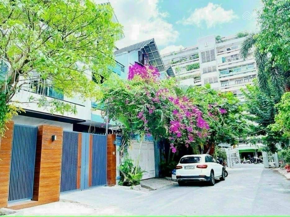 Căn góc khu biệt thự 320 độc lập 6.6x19.5m, nhà cũ tiện xây mới. đường nhựa 10m thẳng đẹp, sạch sẽ