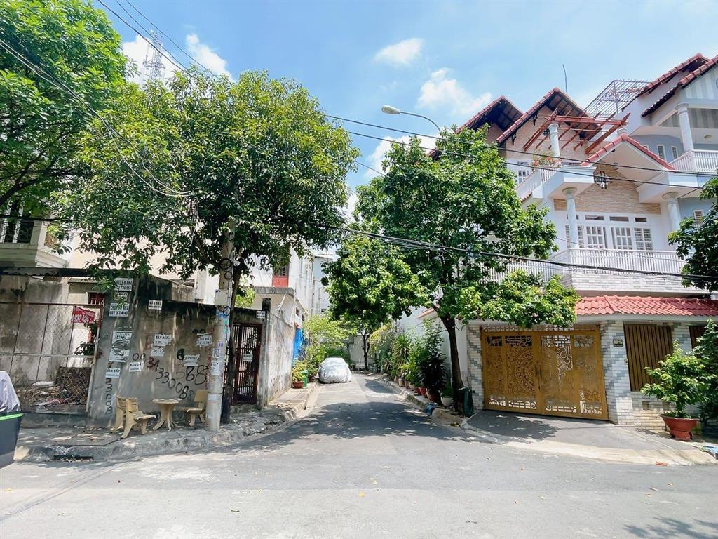 Căn góc khu biệt thự 320 độc lập 6.6x19.5m, nhà cũ tiện xây mới. đường nhựa 10m thẳng đẹp, sạch sẽ