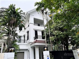 Cho thuê biệt thự ciputra, diện tích 300m2, 4 phòng ngủ, đủ đồ