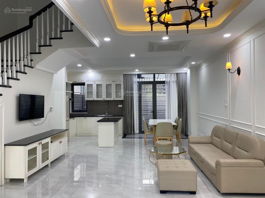 Cho thuê nhà 100m2, 3 tầng, 3 phòng ngủ 4 vệ sinh 6 triệu/tháng. cách chợ 300m chính chủ 0906 443 ***